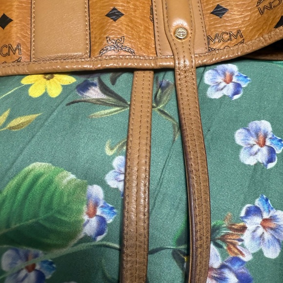 MCM Large Visetos Liz reversible tote - Picture 8 of 16